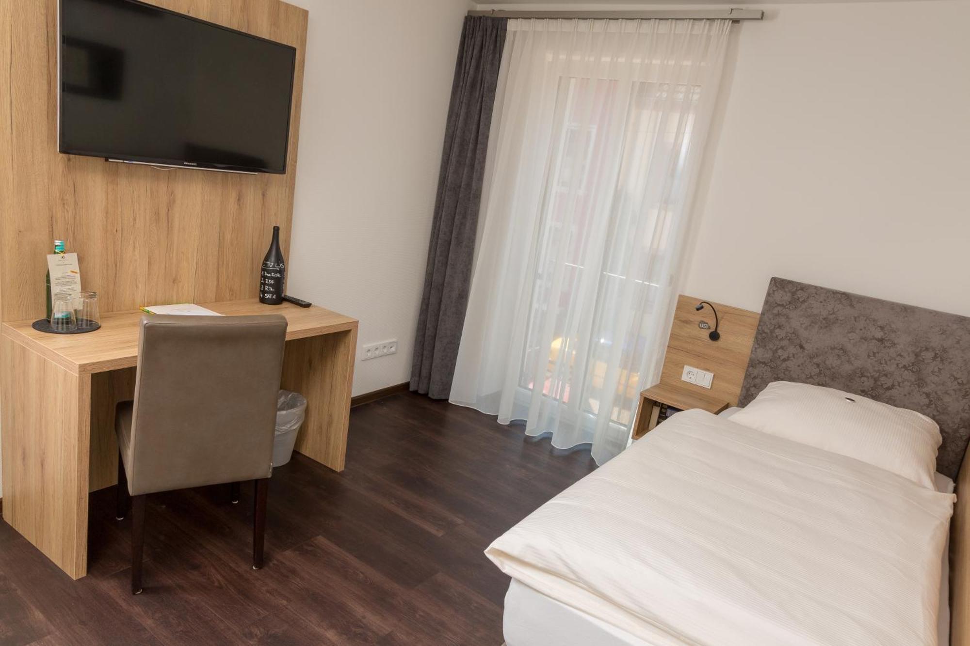 Weinhotel Ayler Kupp 3* Ayl